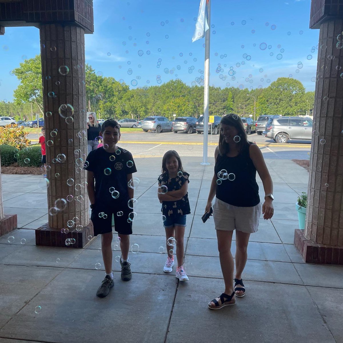 mbesmc's tweet photo. MBES is READY for our Eagles!#Firstdayofschool here we come! @MBES_Eagles https://t.co/yuxDziVMre