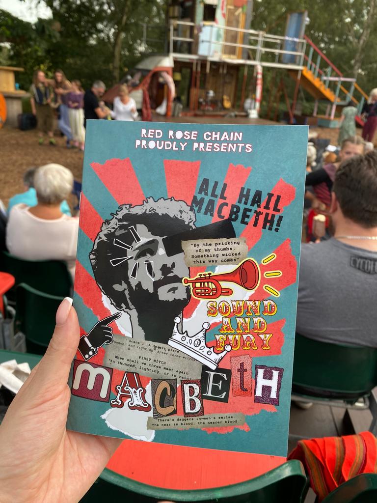 We had a fab time at <a href="/Red/">(RED)</a> Rose Chain's press night for their production of 'Macbeth'!

A tale told by idiots signifying nothing apparently... we enjoyed it regardless 🎭🌳

Book your tickets at redrosechain.com/macbeth/details