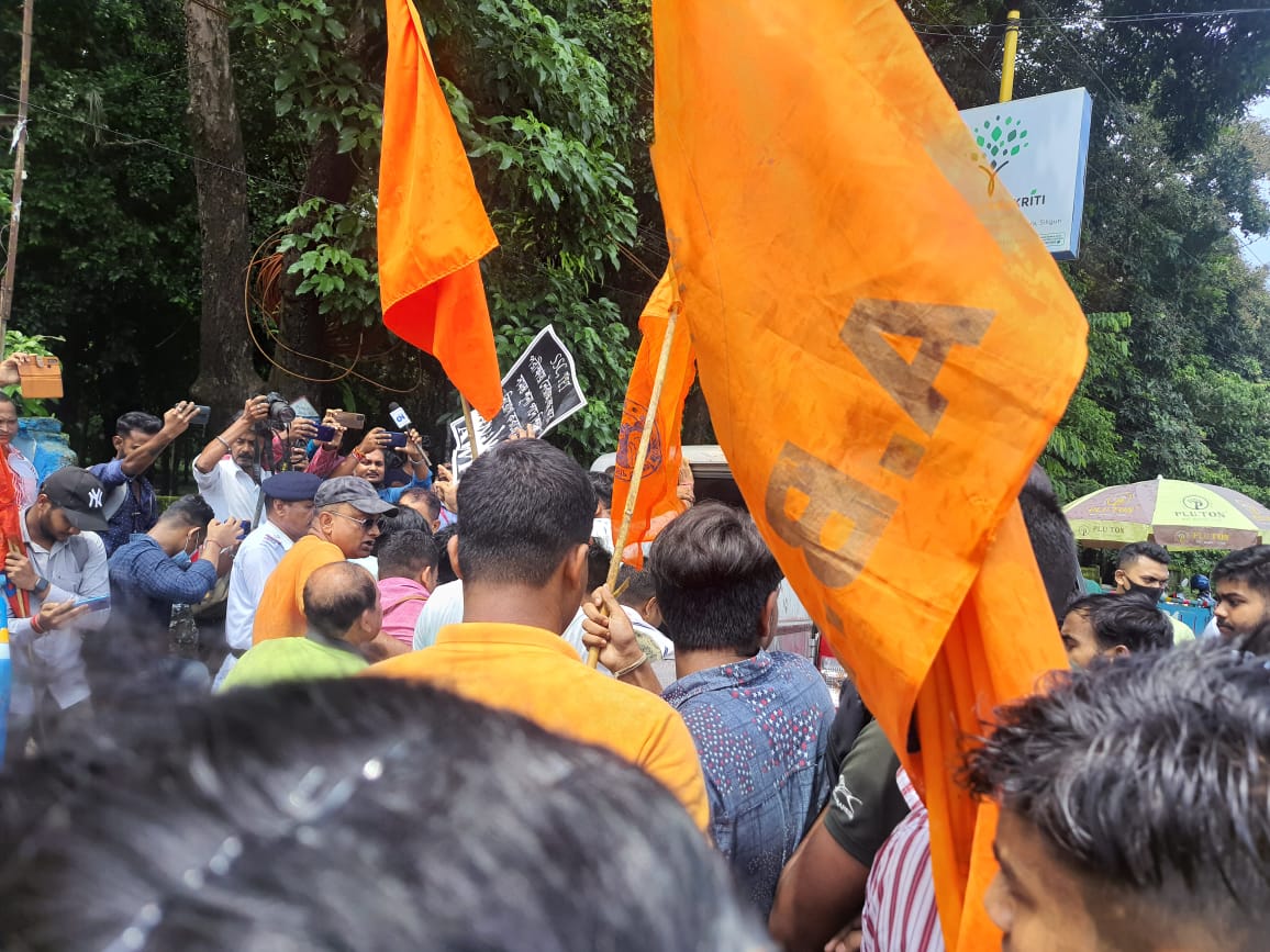 iBirajBiswas's tweet photo. Protesting for the Rights of students amounts to crime in Bengal 
Today ABVP undertook a massive protest against Corruption which was nurtured by the #Vice_Chancellor of NBU  FakePhD was granted to #partho for attending 2 class thereby which is a clear violation of UGC norms . https://t.co/WZ95iGIIiX