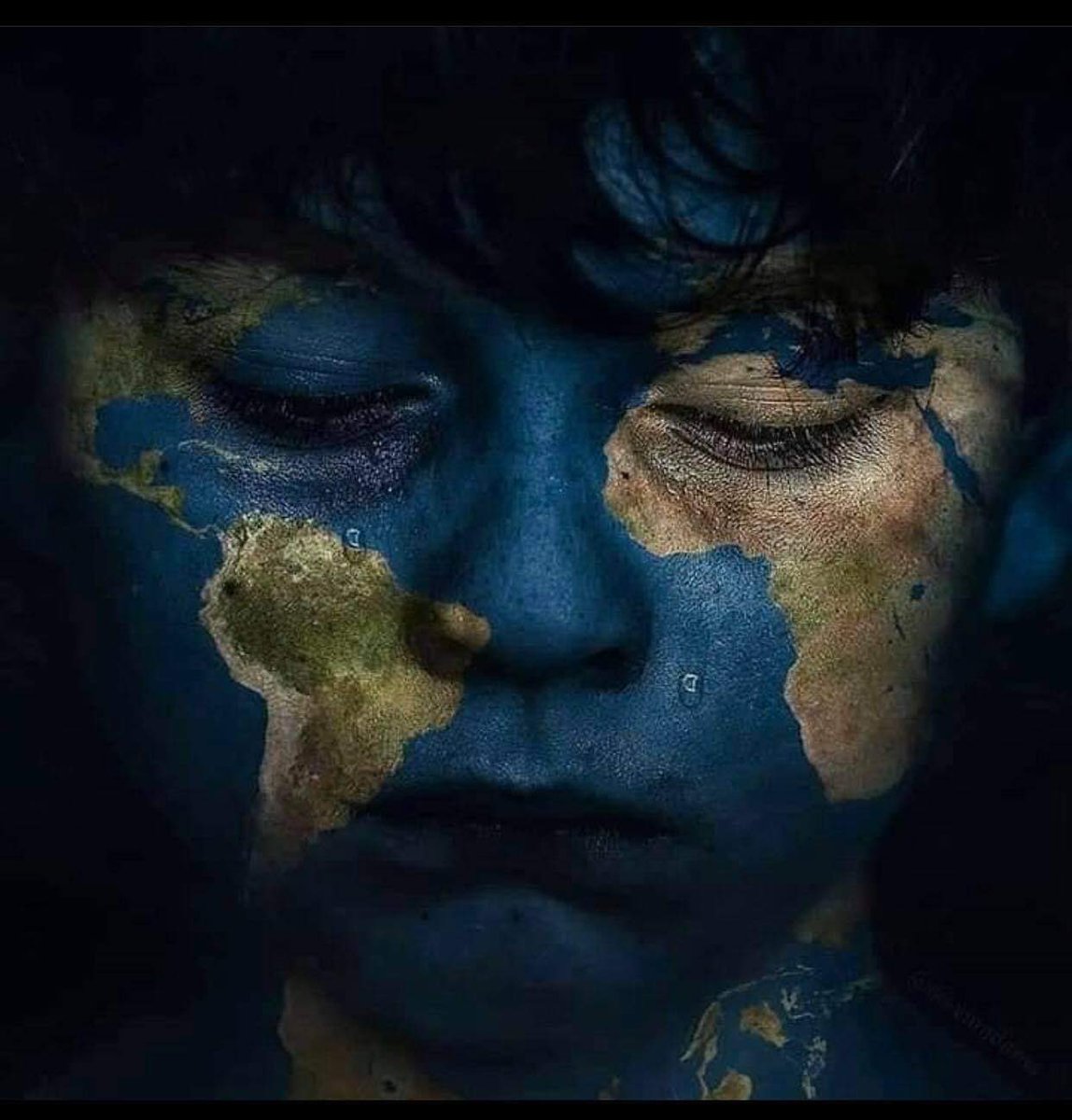 سنحيا بعد كربتنا ربيعاً 
كأننا لم نذق بالأمس مُرًّا