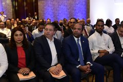 DiputadosRD's tweet photo. El presidente @pachecoalfredoo saluda a senadores, diputados, embajadores, ministros, directores generales, presidentes y representantes de partidos políticos, empresarios, sociedad civil, la prensa y público en general. #RendiciónCuentasDiputadosRD #PachecoPresidenteCD https://t.co/tjF0tFIqhF