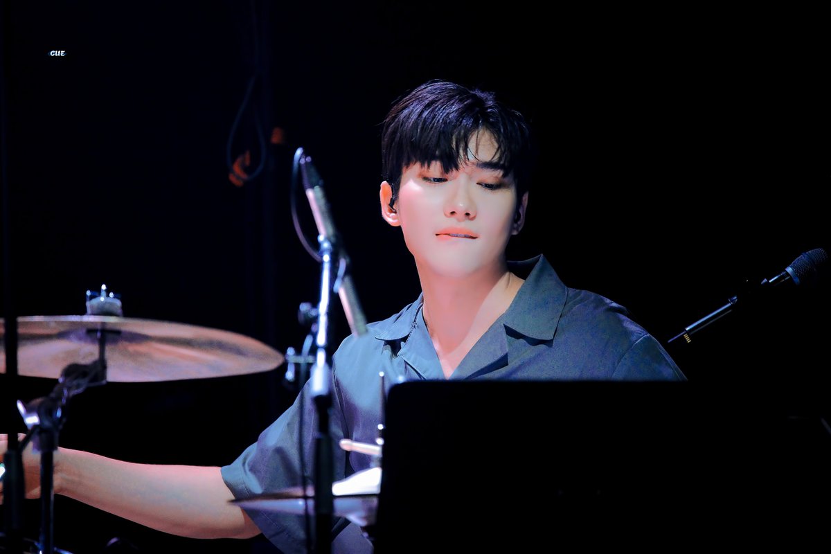 cue_standby's tweet photo. 220723
#더웨일즈 #조기훈 https://t.co/YTgR0lPItD