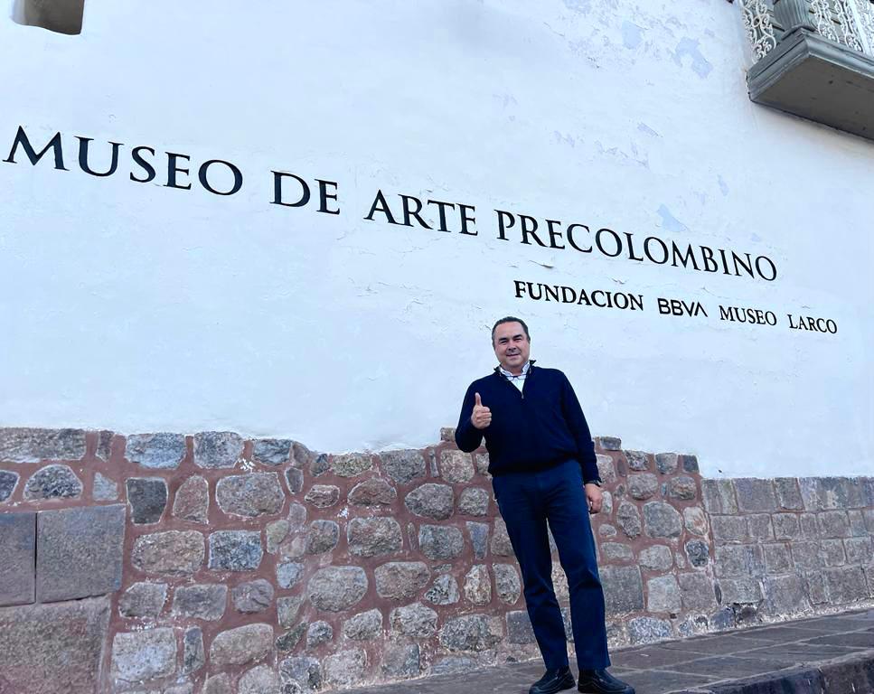 feguiluzl's tweet photo. Cada día me enamoro más del #Perú🇵🇪❤️
En mi visita al #MAPCusco pude conocer hermosas piezas precolombinas e incas.
Me emociona saber que la @fundacionbbvape contribuye en la conservación y promoción de la milenaria #CulturaPeruana
¡No dejen de ir! https://t.co/XpYEjgXExX🤩 https://t.co/JMs2IyDG9l