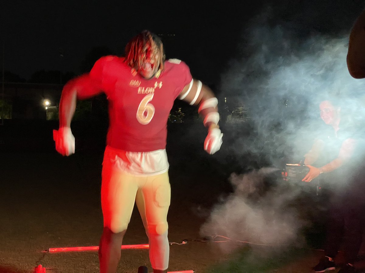 Mdizzlers's tweet photo. Football Intro Video shoot was a success last night all because of my special effects. Peep me in the fog 👀 #ihadonejob https://t.co/BrCCWqodwn