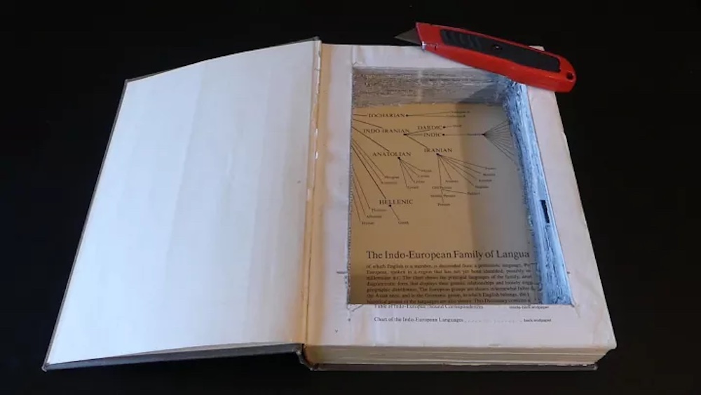 ActuaLitte's tweet photo. Le livre, une planque discrète pour cacher ses secrets https://t.co/ibUSrmIWhi
@Hometalk
#secret #livre #insolite #hometalk #astuce https://t.co/MB0Y2x7bzS