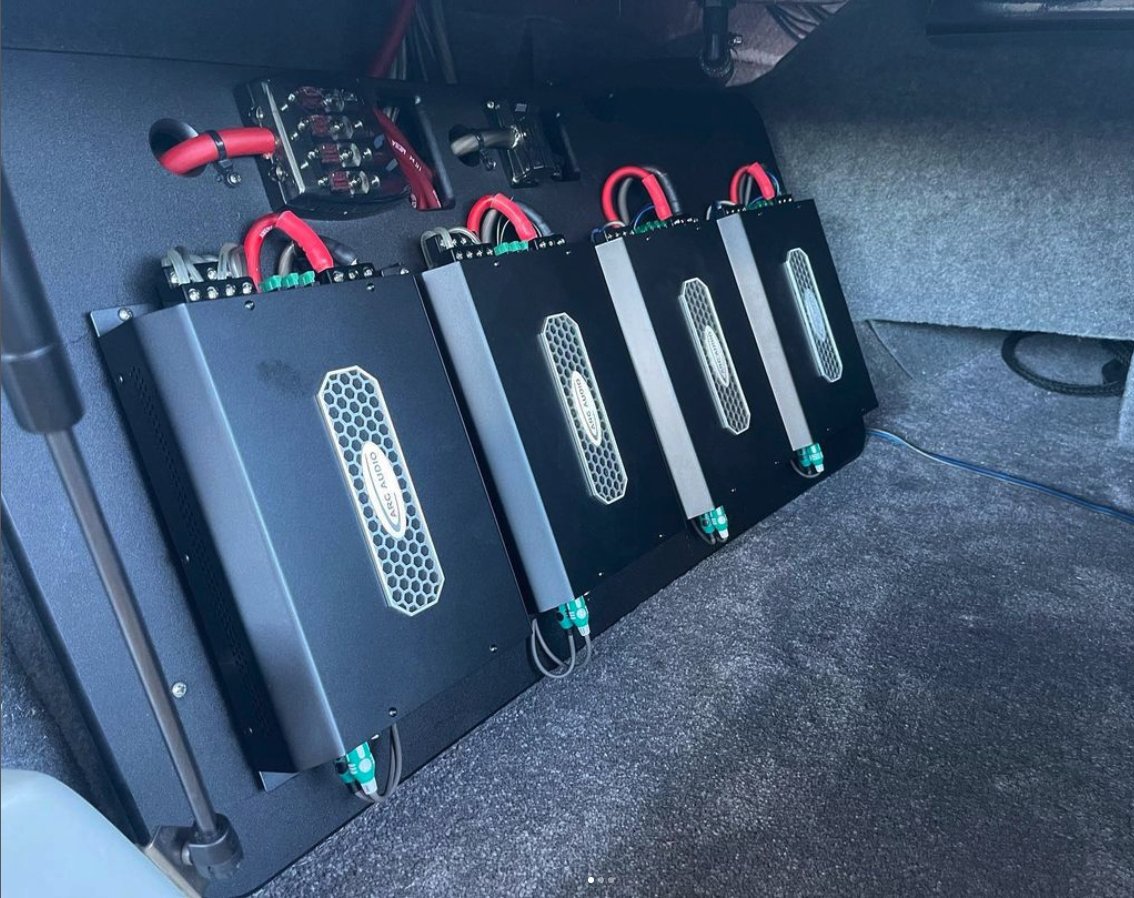 ArcAudio's tweet photo. A brand new Sanger 215 boat got quite the audio upgrade with our KS Series amplifiers courtesy of @powersportaudioaz
#boataudio #arcaudio #powersportaudioaz #cleaninstall #partyboat https://t.co/jyyPVKvrRr