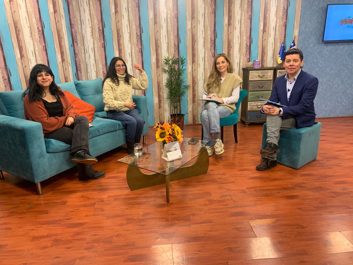 Felicitamos a Claudia Huaiquimilla <a href="/c_huaiquimilla/">Claudia Huaiquimilla</a> por su nominación a Mejor Película Iberoamericana en los #PremiosAriel con "Mis Hermanos Sueñan Despiertos", la cual fue parte del Festival de Cine Polo Sur Latinoamericano organizado por <a href="/proacultura/">Proa</a> en Magallanes📽️