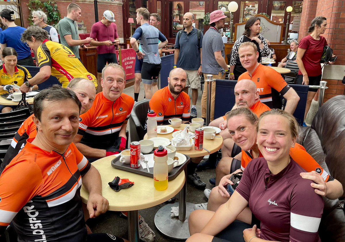 Smiles all round on Sunday when buns are on the menu. A great ride out to visit the good folks at Cinnamon Cafe.