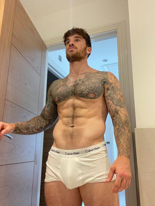 For all my exclusive content 👇🏼🔞 https://t.co/3x6d7ZPEFy https://t.co/HUWNOdVek4