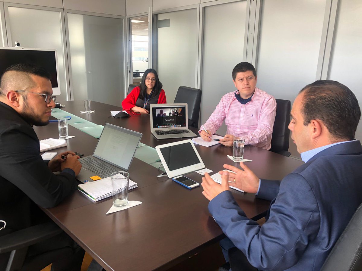 rikoltoLA's tweet photo. 🇪🇨 Junto al viceministro de Producción e Industrias Alfonso Abdo ubicamos puntos de convergencia y acciones en el marco de CREA, Camino a la Reactivación del Ecuador Agroalimentario, proyecto cofinanciado por la UE 🇪🇺 e implementado por Rikolto, Anfab, Cospe, Espol y KU Leuven. https://t.co/83W5P1twMz