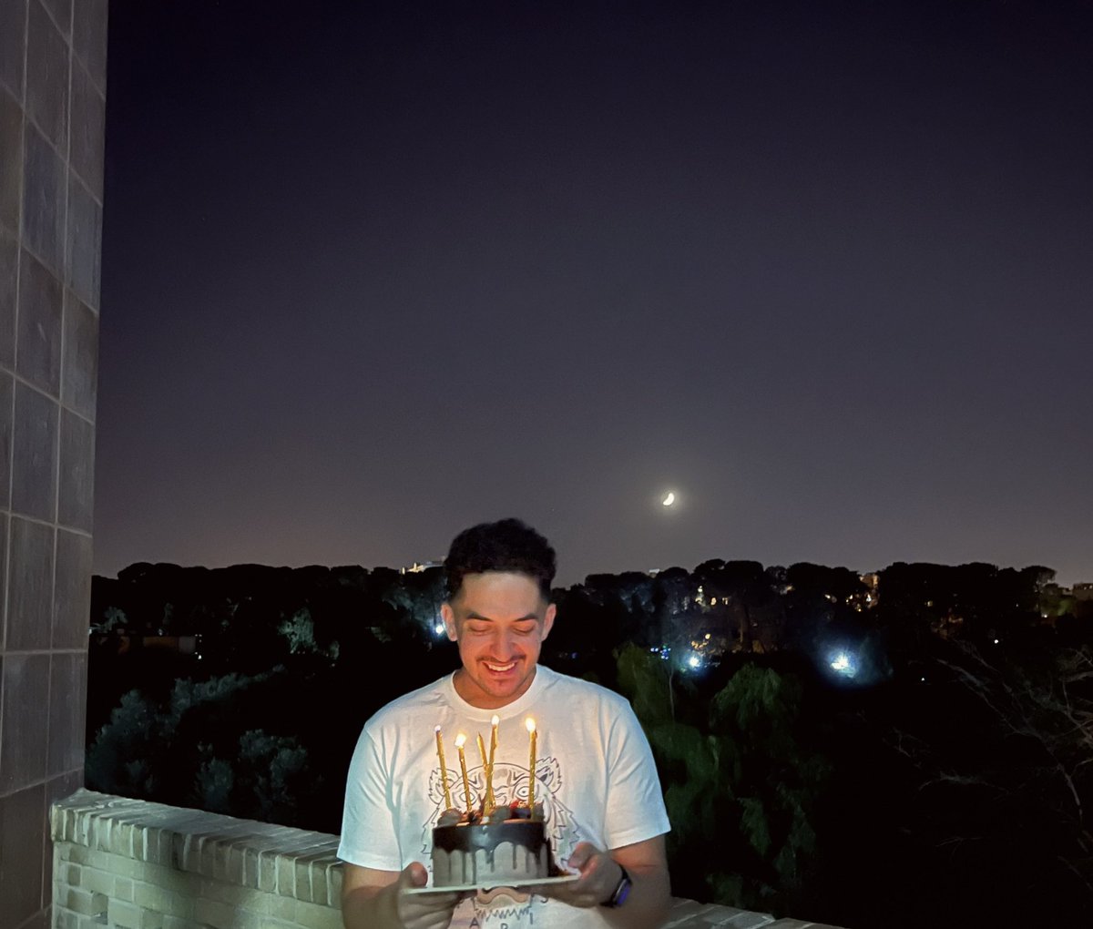 تولدمه سلامتی پدرم
که برد منو…