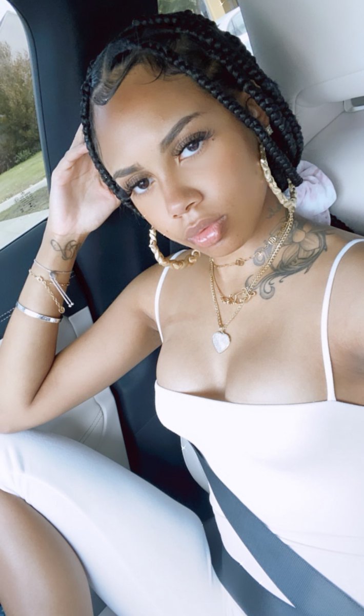 I’m doing #meetups for 75$. To have sex with no condom is 5$ extra. i can #facetime you for 25$ or i can give you a bundle for $35 it comes wit 10 pictures 15 videos an 5 videos of me fingering my self😩😌 cashapp