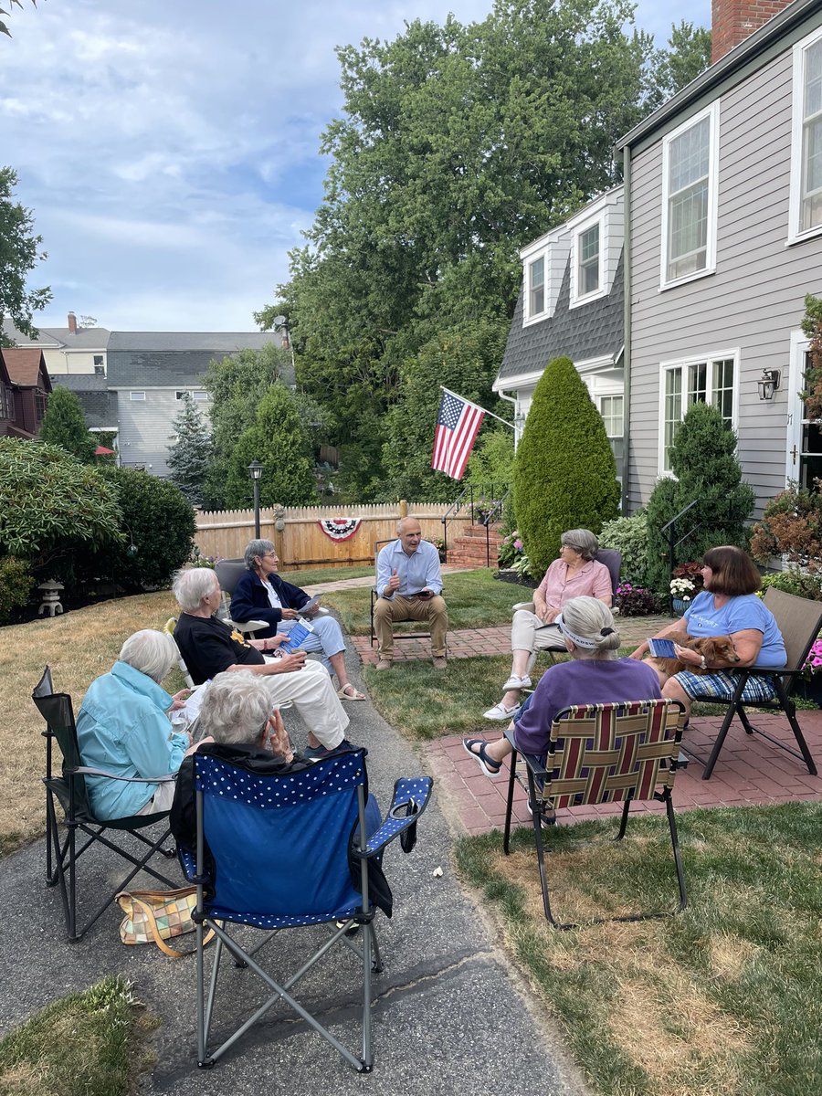 Doug4StateRep's tweet photo. It was great to have an impromptu meeting with Carol, Ann, Ann R, Ellen, Bea, and Sheila. Such an incredible group of Marblehead seniors. #marblehead #seniors #doug4rep https://t.co/mqGKH1nZ9w