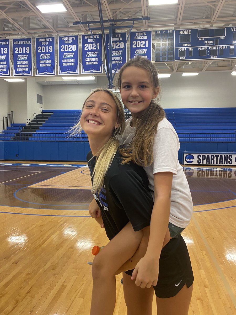 itierney1418's tweet photo. Had so much fun at youth camp this week!! @UD_WBB https://t.co/b7w4hJFruN