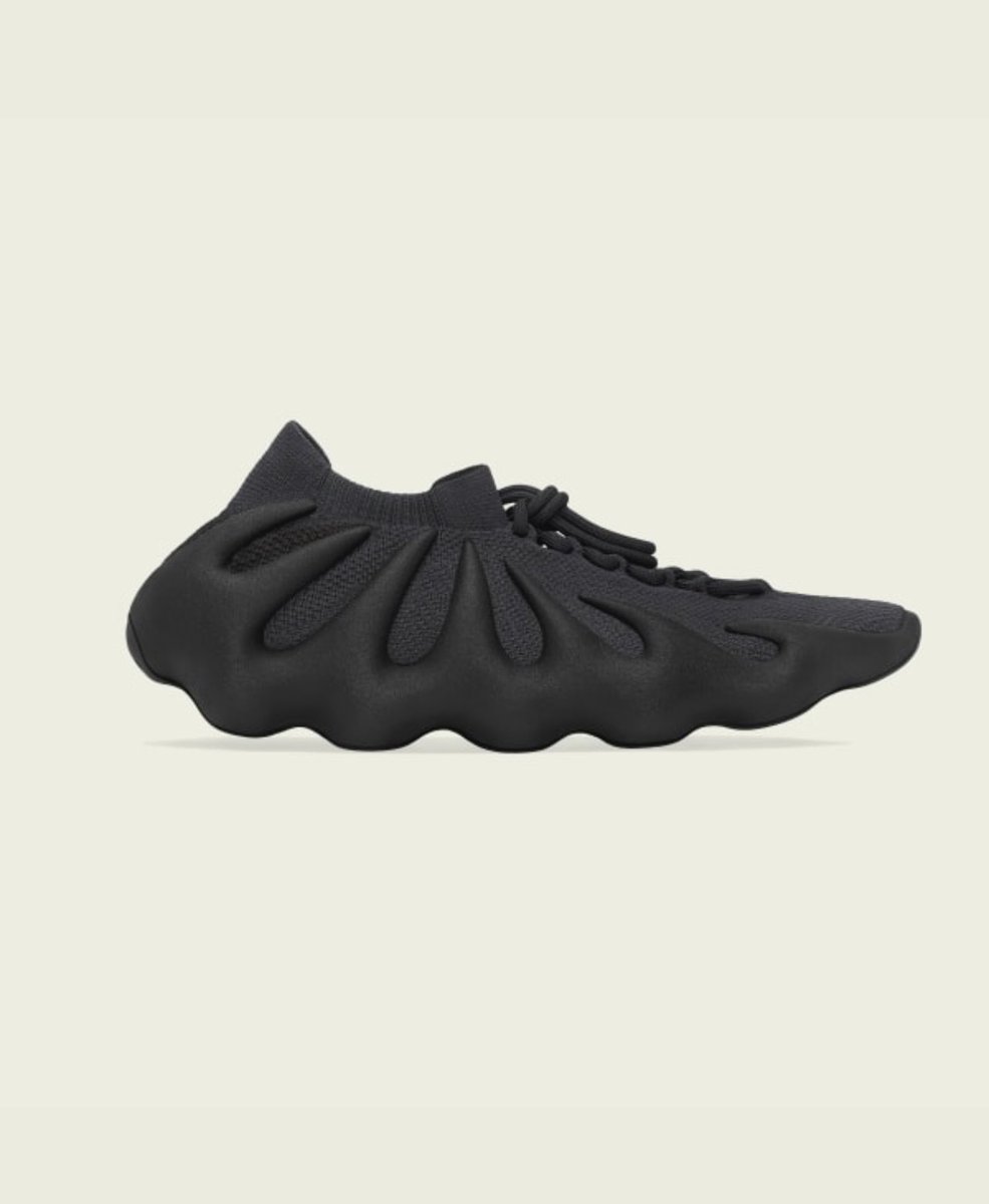 macbristow's tweet photo. Didn’t get all the drops I wanted but I’ll take the 450s for the W #YEEZYDAY #YZY450 https://t.co/mXnR2umFCW
