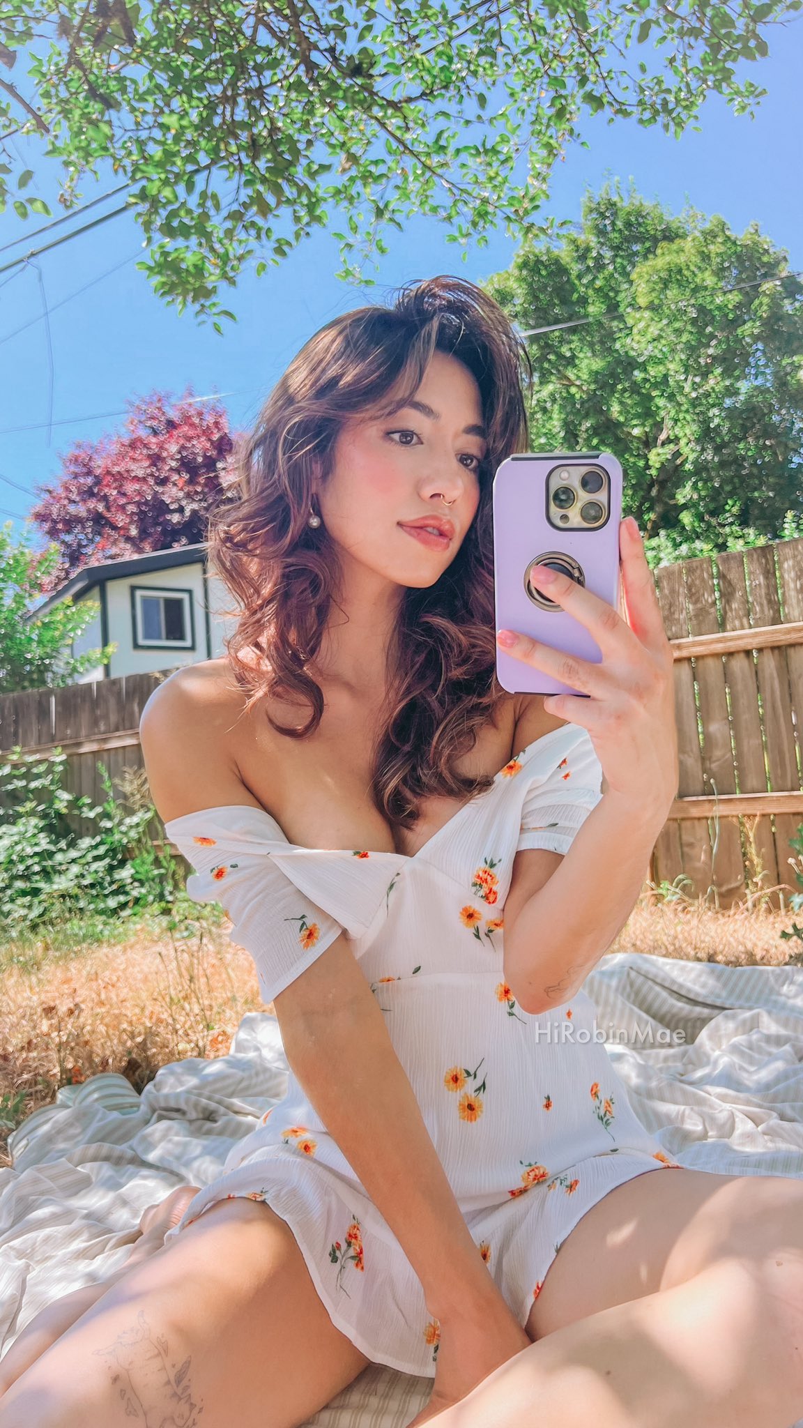 robin mae! on Twitter: "RT @hirobinmae: oh you don’t have a mirror in your yard? Weird https://t