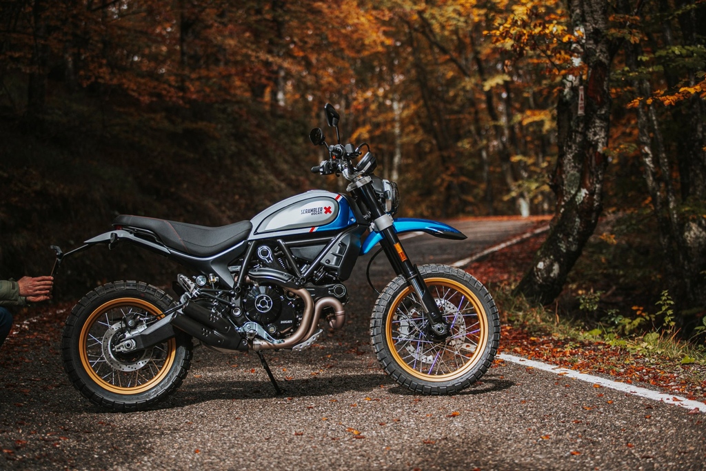 DucatiCleveland's tweet photo. Days of Joy are back! #Joyvolution!
Ducati Scrambler: Desert Sled
📞(216) 242-7646
📧Sales@Ducaticleveland.com
#RahalDucati #DucatiCleveland
#Ducati #DucatiUSA #DucatiCorse
#Ducatista #DucatiLife #Scrambler
#DucatiScrambler #Scramblerducati
#DesertSled #Scrambler800 https://t.co/eoYsbuIHhi