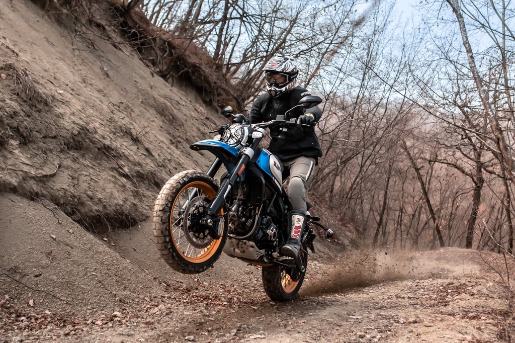 DucatiCleveland's tweet photo. Days of Joy are back! #Joyvolution!
Ducati Scrambler: Desert Sled
📞(216) 242-7646
📧Sales@Ducaticleveland.com
#RahalDucati #DucatiCleveland
#Ducati #DucatiUSA #DucatiCorse
#Ducatista #DucatiLife #Scrambler
#DucatiScrambler #Scramblerducati
#DesertSled #Scrambler800 https://t.co/eoYsbuIHhi