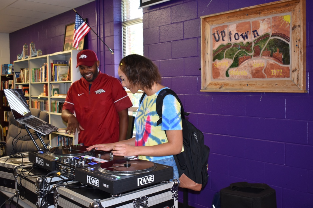 Allpsschool's tweet photo. A throwback to the 2019-20 school year for some Friday session learning opportunities! #forallpsbyallps #fps #allps https://t.co/9zItoNAw4d