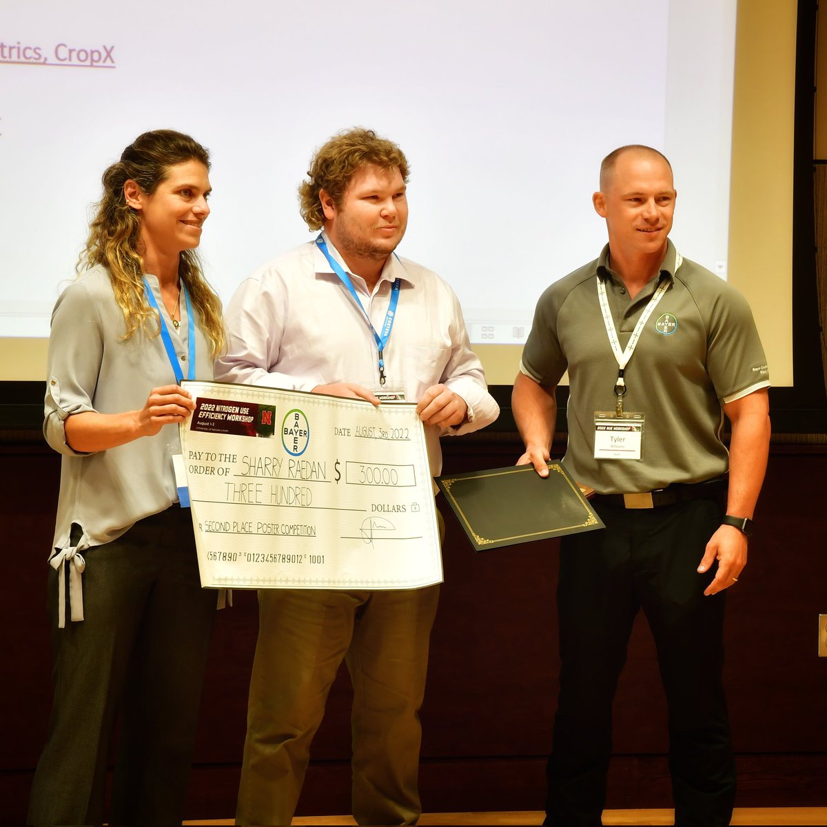 AgTechLaura's tweet photo. Congrats to the @Bayer4CropsUS graduate student poster competition winners at the 2022 #NUE workshop at @UNLincoln 👏 @tylerw_ag 
1st - Nicolas Giordano, KSU @ngiordano96 @agsaksu
2nd - Raedan Sharry, OSU @RaedanSharry @OSU_NPK
3rd Taylor Cross, UNL @tayloranne7170 @UNL_BSE https://t.co/q7ZiQvLlJx