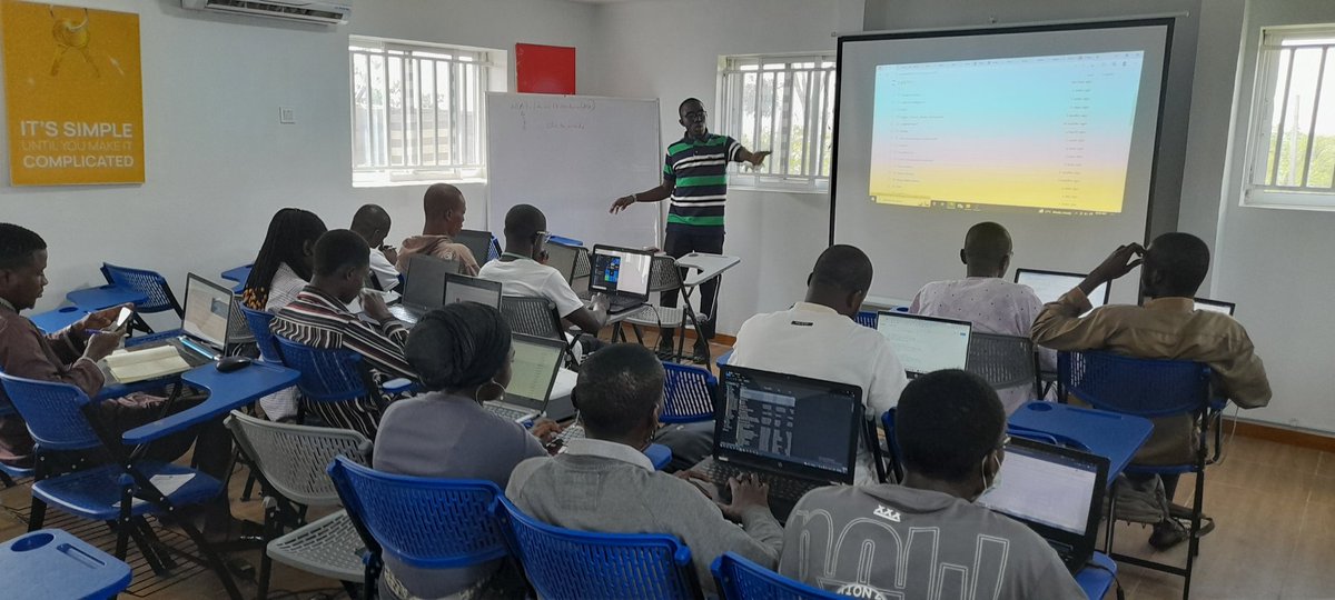 dsn_offa's tweet image. Today is a beautiful day. We introduced all participants to Zindi and everyone participated in the financial inclusion challenge.
@OneInnovationH1 @dsn_ai_network
#30daysofmachinelearning
#DSNOffa