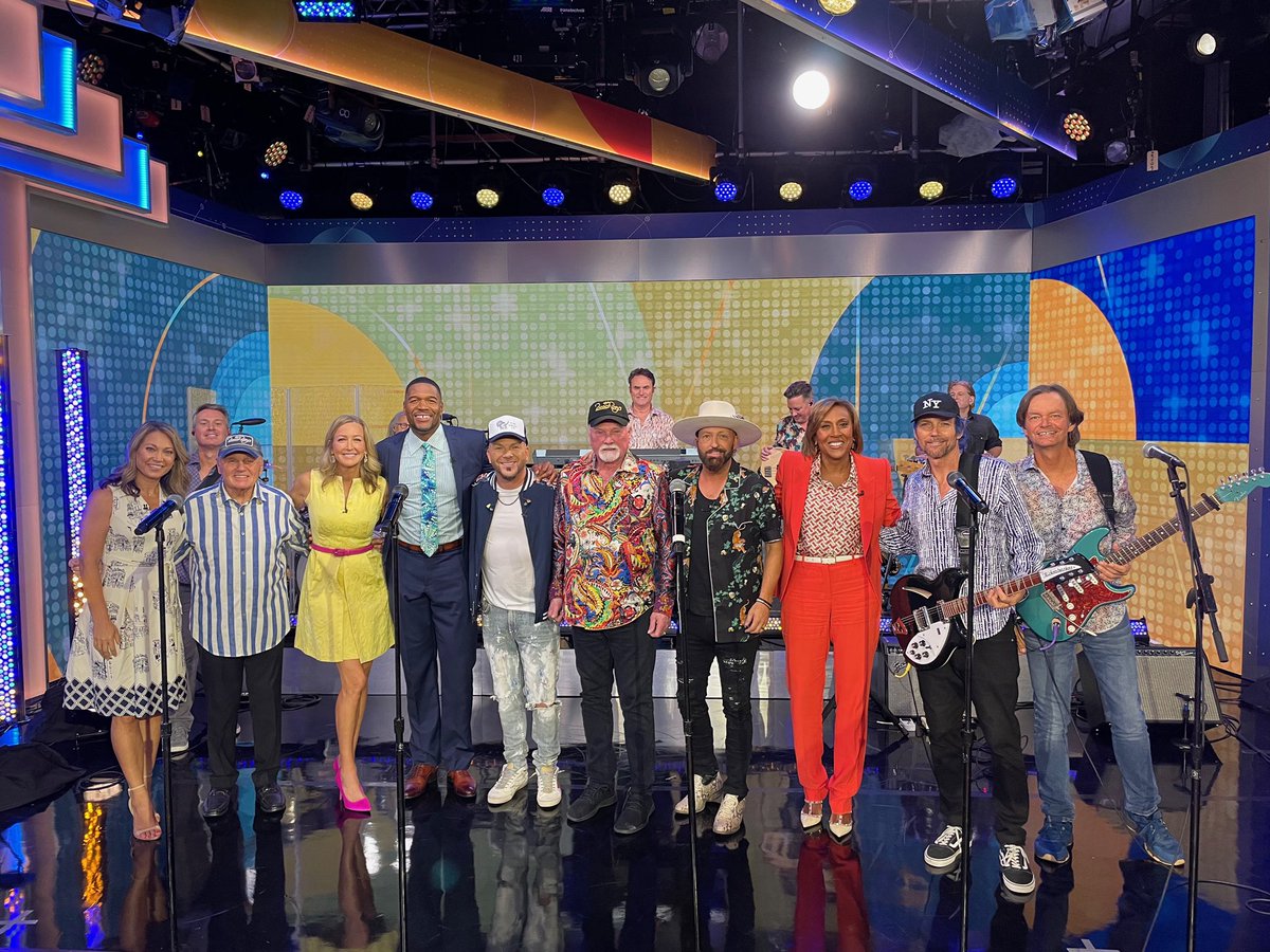 LOCASHmusic's tweet photo. IN CASE YOU MISSED IT…watch our @GMA performance with @TheBeachBoys! https://t.co/tEFz7WC6a4 #BeachBoys https://t.co/cGcLzvLtpx
