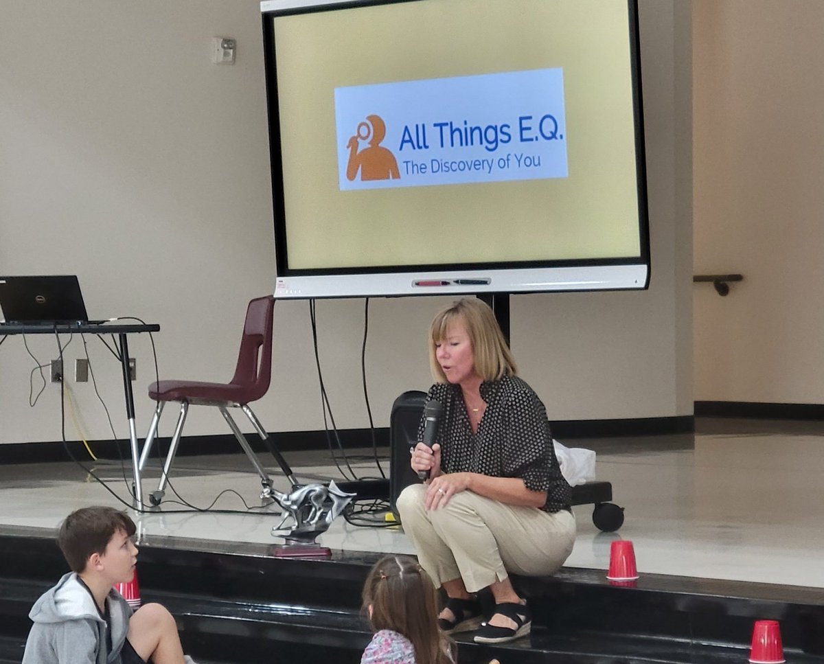 #Extraordinary 1st day of school at <a href="/DVUSD/">Deer Valley Unified School District</a> <a href="/NewRiverWildcat/">New River Wildcats</a>! What a great assembly from Ms. Evans teaching us about good sportsmanship &amp; Ms. Marone teaching the power if the yet! I learned so much and had a great time. Happy new school year!