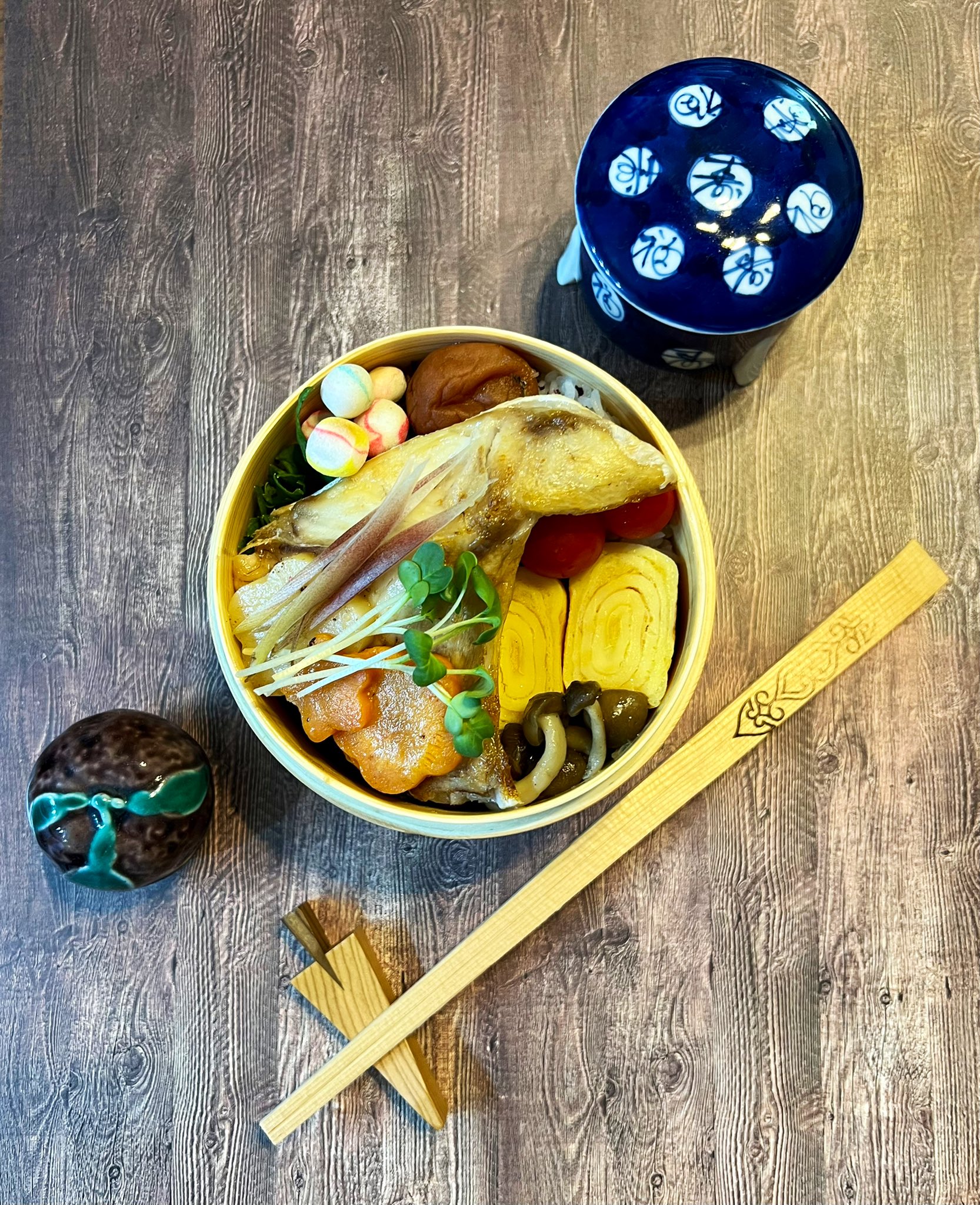 Rocky ろき飯 おはようございます カンパチのカマ塩焼き弁当 ゆかりご飯に梅干しも相性が良いと 思うよ 私は相変わらずあなたのファンです カミナリは 怖いけど 気をつけていってらっしゃい カンパチのカマ塩焼き弁当 お弁当 お弁当記録