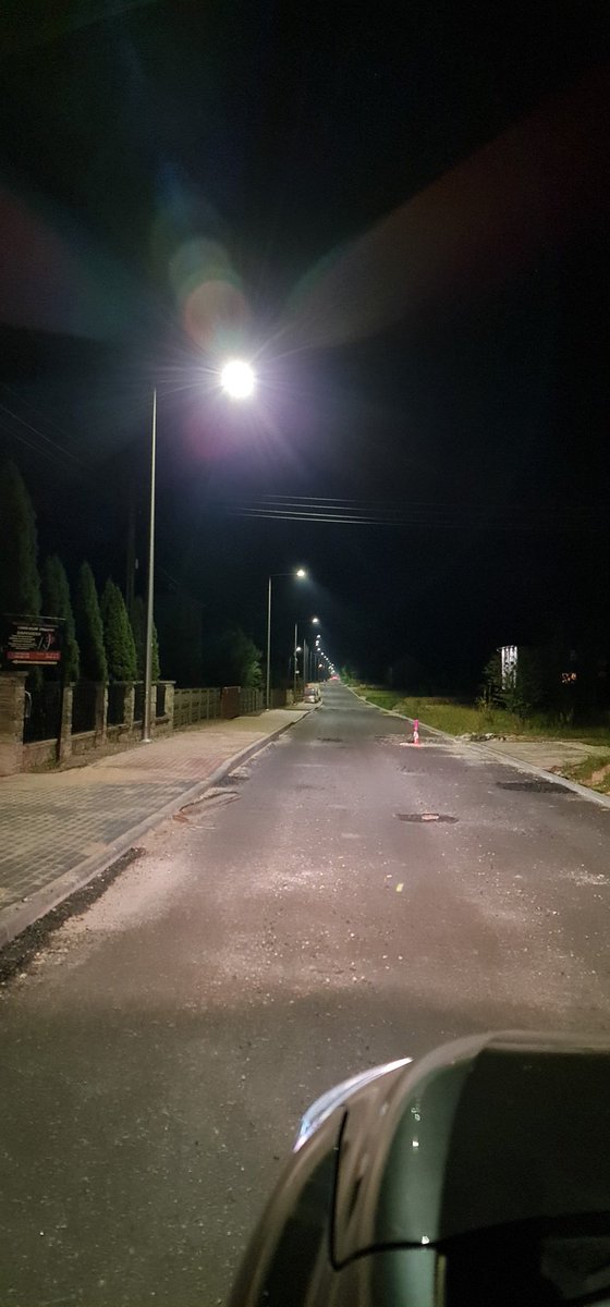 piotrderejczyk's tweet image. Nowe oświetlenie uliczne na ulicy Sosnowej w Miedźnie. Koniec wielkiej inwestycji  w @GminaMiedzno wspolfinasowanej z #RFBD (blisko 7 M PLN) zbliża się wielkimi krokami. Dobry powód Panie Premierze @MorawieckiM aby po 3 latach znów odwiedzić Miedźno