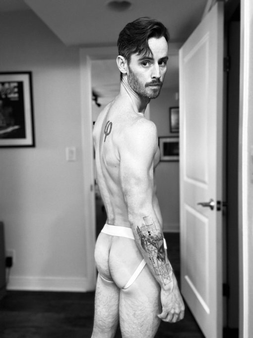 Now look back at itttt 🎶 https://t.co/svdNkp5DOo