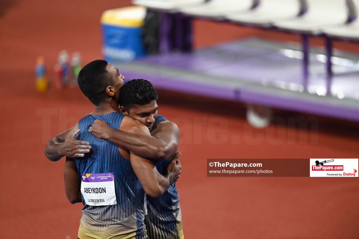 Estelle_Vasude1's tweet image. Amidst all that's going wrong... this moment, just so right! #CWG22 #B2022 

Yupun Abeykoon and Palitha Bandara celebrate together - what a night!