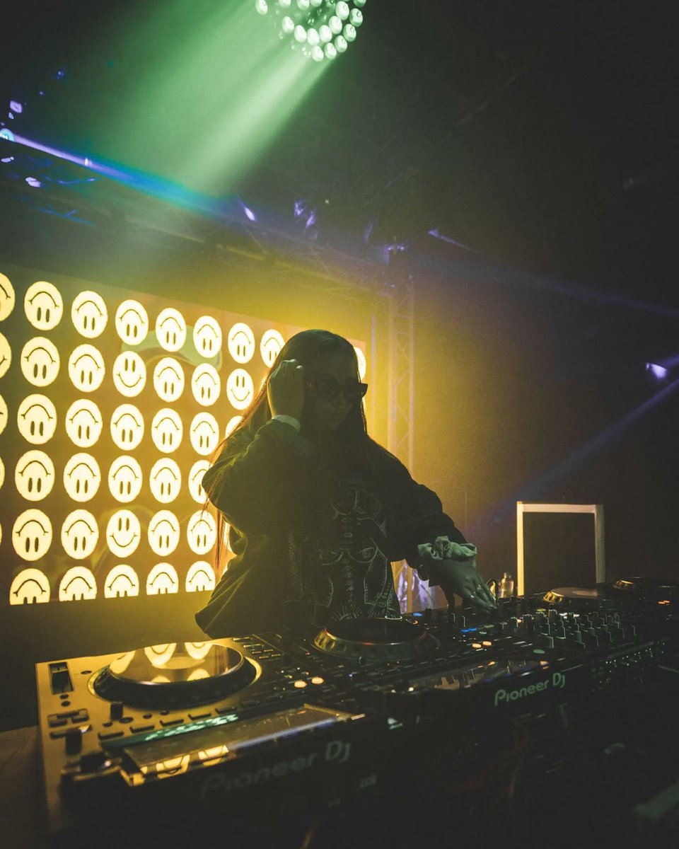 B-Side Los Angeles tweet media