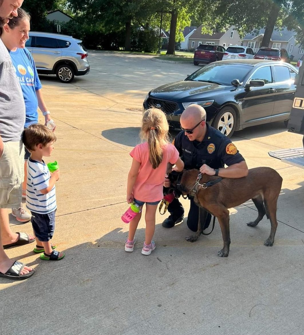 WaterlooPolice's tweet image. Thank you so much to everyone who joined us last night at Waterloo’s multiple National Night Out locations! We enjoyed the food, music and chats!  #WPD #NNO2022