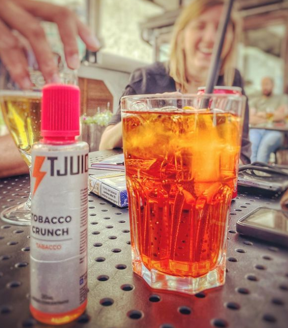 Mid-week drinks and T-Juice 👌  - Thanks to <a href="/frank/">frank</a>.vapes for the photo
