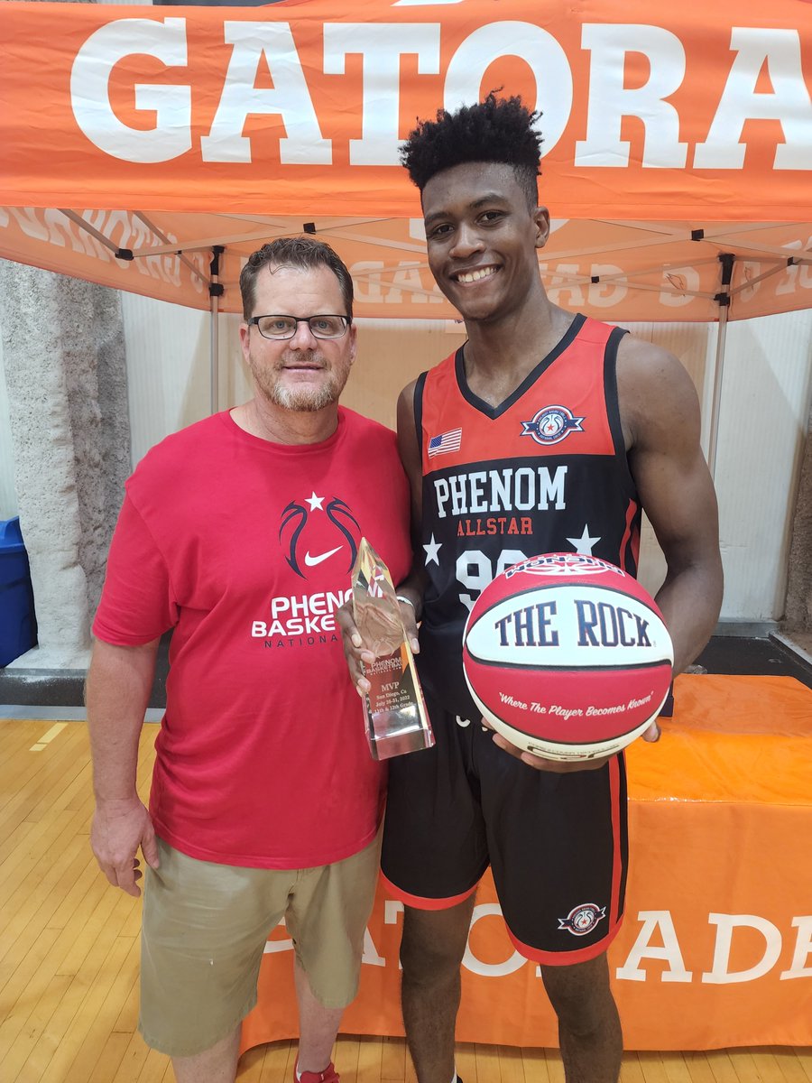 Congrats to 2023 6'8 Dillon Cubit for winning MVP honors at the #PhenomAmerica camp in the 11th/12th Grade Division!