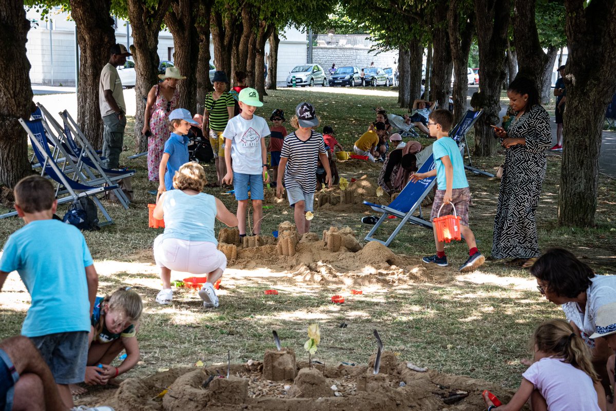 VilledeVernon's tweet photo. [#DestinationVernon☀️]

Retour en images sur le concours de châteaux de sable qui s'est déroulé le mardi 2 août sur l'esplanade Jean-Claude Asphe🤩

👏Bravo et merci aux petits et grands artistes pour votre participation ! 🏖️

#VernonBouge https://t.co/fIRUiSZSlJ