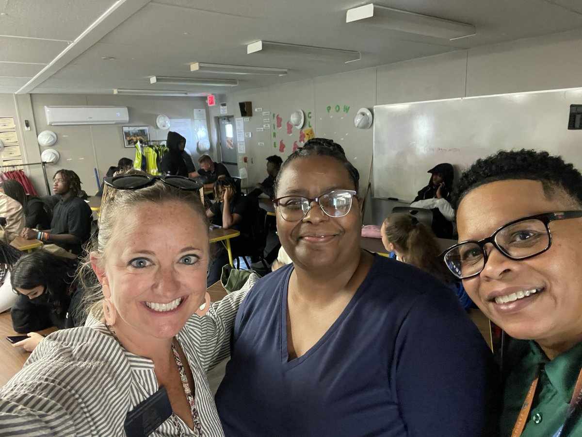 CTAE4SCCPSS's tweet photo. Look at these CTAE teachers! @GeorgiaCTAE #grovesisgreat #welovectaeteachers https://t.co/I2VXCJAi8U