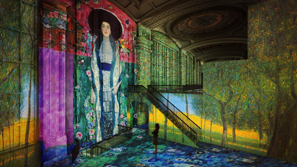 A revolutionary art experience is landing in NYC. 6 weeks to go ⭐️ Have you booked your tickets? Secure your place at Hall des Lumières: halldeslumieres.com #HalldesLumieres #KlimtGoldInMotion © akg-images/ IMAGNO ; © akg-images / Erich Lessing ; © Heritage Images