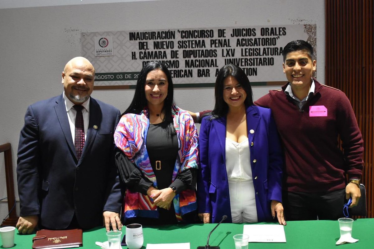 El día de hoy, por invitación del diputado <a href="/MartinSandovalS/">Martin Sandoval Soto</a>, compartí algunas reflexiones con los participantes al #PrimerConcursodeJuiciosOrales, principalmente en lo referente al papel del abogado en la búsqueda de la justicia, Principio que es el fundamento de su profesión