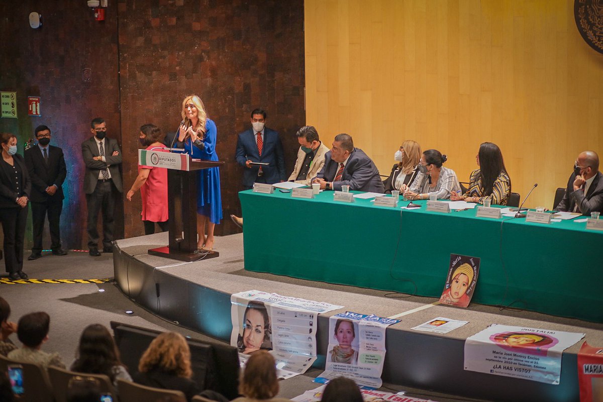 NellyCarrascoIV's tweet photo. 📍Así fue como inició el Foro "La Trata de Personas, una violación a los Derechos Humanos", convocado por la Comisión de Derechos Humanos y Alas Abiertas A.C., Fundación Karla de la Cuesta.
🧵 https://t.co/aUDmCFHPjw