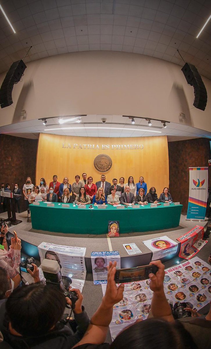 📍Así fue como inició el Foro "La Trata de Personas, una violación a los Derechos Humanos", convocado por la Comisión de Derechos Humanos y Alas Abiertas A.C., Fundación Karla de la Cuesta.
🧵