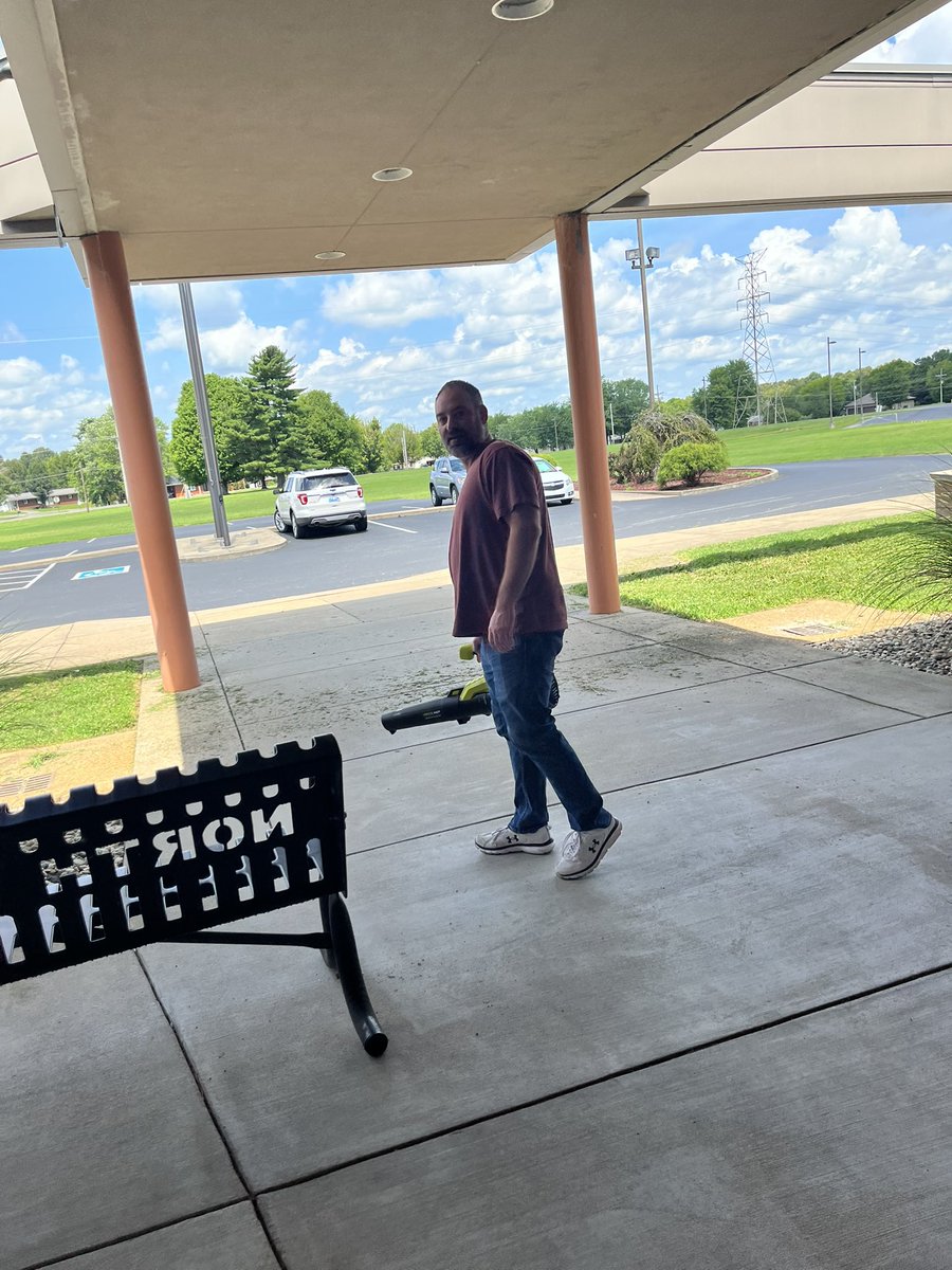 aelepisto's tweet photo. If anyone ever wonders why I love North Marshall so much- this is my school resource officer and one of my counselors filling in the gap today. ❤️#nmms https://t.co/iHrIaIKMun