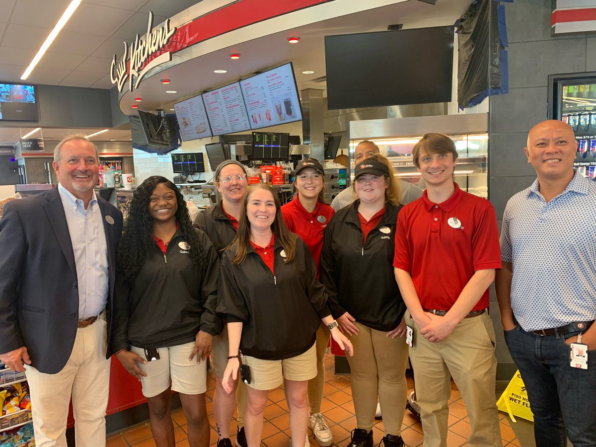 RepJeffDuncan's tweet photo. Great to check in with @QuikTrip in Clinton yesterday for a National Association of Convenience Stores tour. Thanks for showing me around! Convenience stores deal with a significant amount of federal regulation &amp; face unique challenges from labor shortages to supply chain issues. https://t.co/gse4uU5JO6