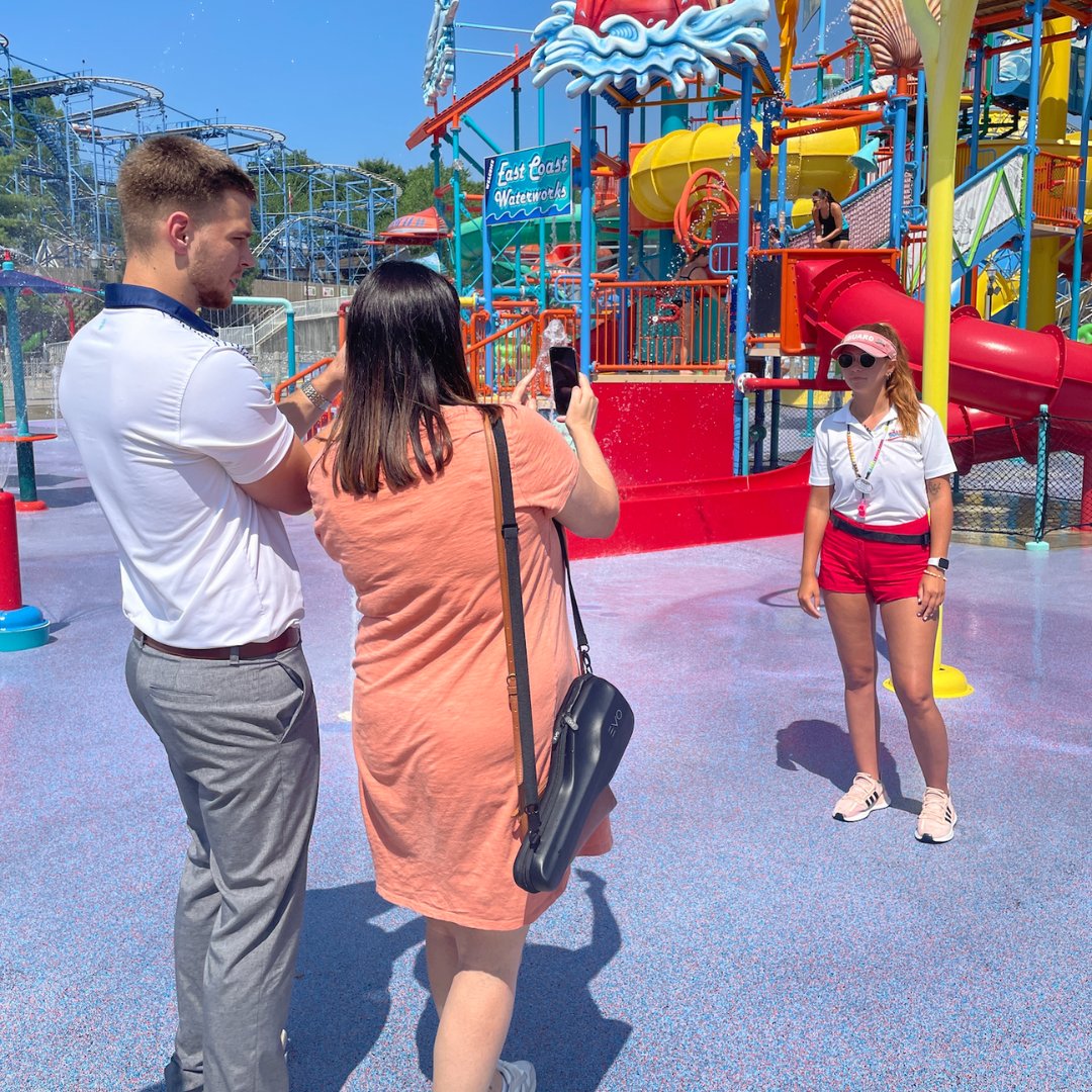 ShipCareer's tweet photo. Another internship success story! Jake Fadness, a @shippensburgU Marketing major, spent the summer working with the Hershey Entertainment & Resorts Marketing team overseeing web updates, email campaigns, print jobs, and other projects for HE&R brands.
#RaiderSetGo https://t.co/aTgEugALXR