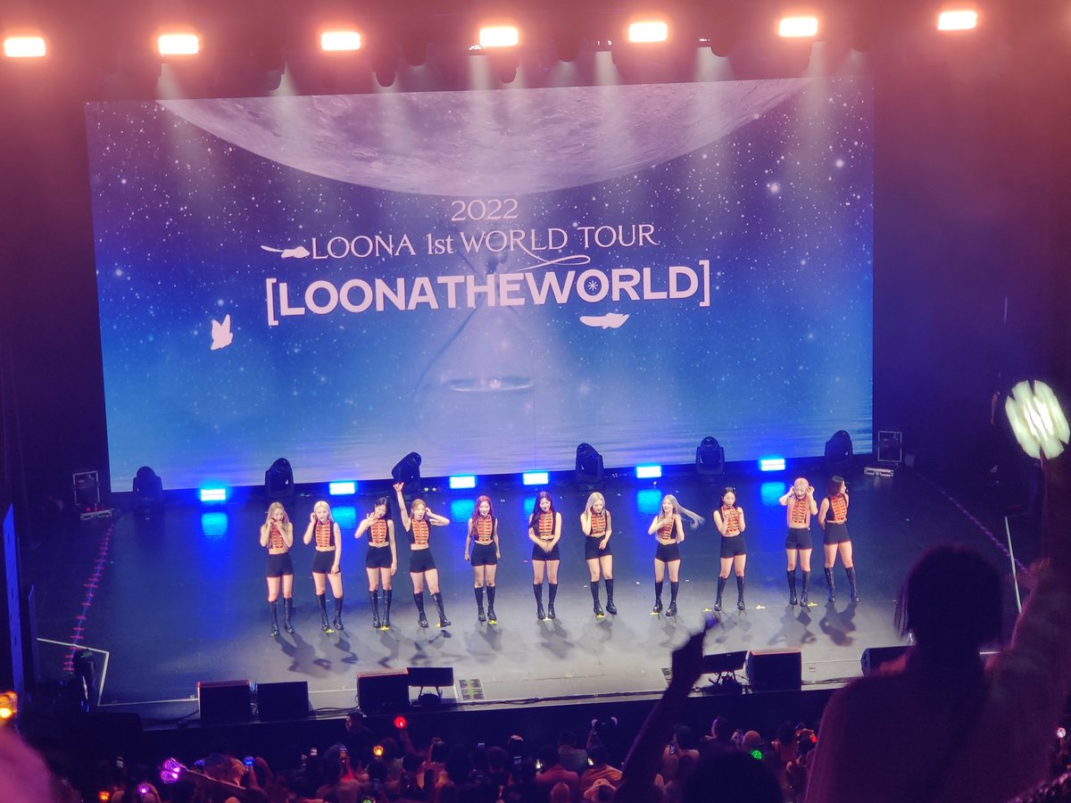 winterlippu's tweet photo. Gracias @loonatheworld por darme el momento más feliz de mi vida ❤️‍🩹 hace más de 3 años las conocí y me cambiaron la vida, desde entonces me han acompañado cada día y por eso tener la oportunidad de verlas en vivo será un recuerdo q llevaré siempre conmigo. 🥹💖 ILY 
#LOONAinLA https://t.co/vc3MhDC8M8