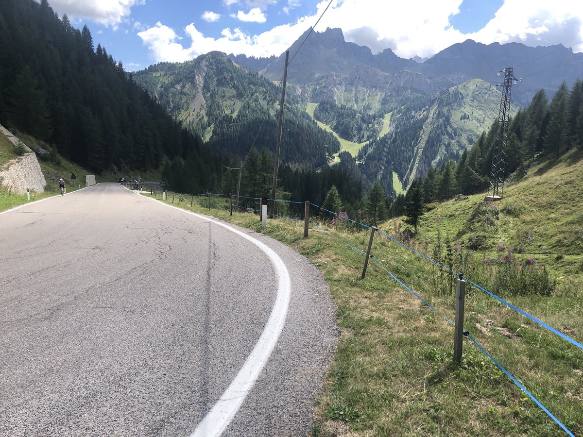 Gardena &amp; Campolongo……Done ✅ not quite as brutal as the last 2 days but still plenty to hurt the legs ☹️ very hot today 🥵😎 can’t put into words, or photos how superb the scenery is 😳