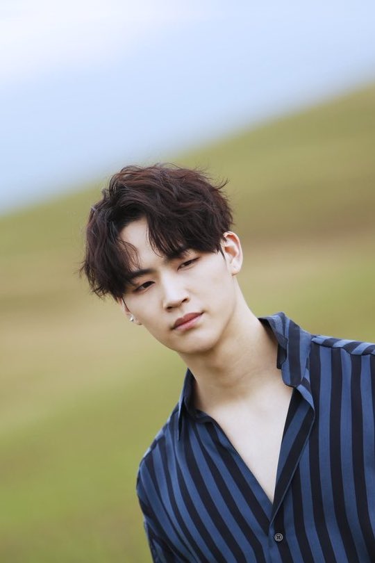 verse 2 jaebeom reigns superior.