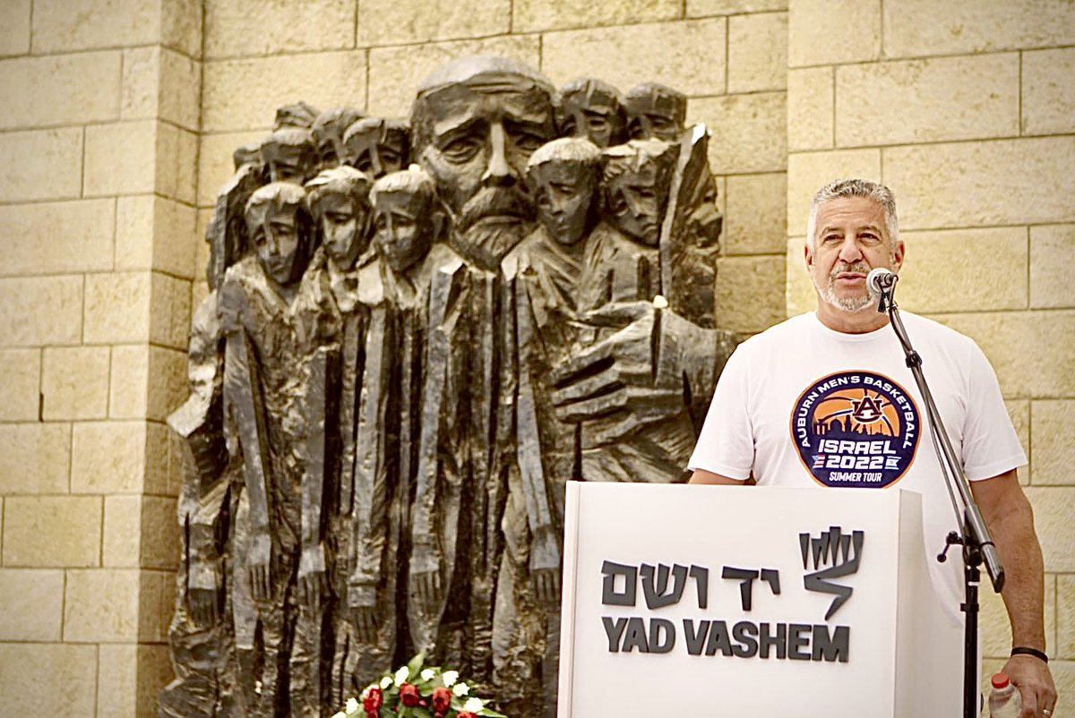 IsraelAtlanta's tweet image. @AuburnMBB visited the Western Wall and Yad VaShem as part of their extensive trip to @Israel . Thanks @coachbrucepearl for your work promoting peace.