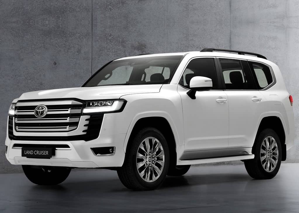 DavidHundeyin's tweet photo. 2022 Toyota Landcruiser V8.

These are the vehicles that Buhari has bought for Niger Republic "to fight insecurity."

Well.. https://t.co/5JzA3gRyfz