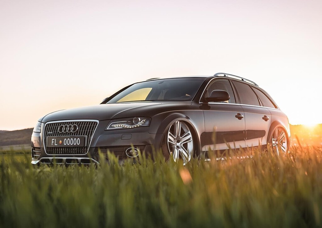 Camp_allroad's tweet photo. Sneak attack!
🚘 @maraub8 / 📷 @bagged_aero
_________________________________
 #audi #allroad #audiallroad #a4allroad #b8allroad #campallroad #audia4allroad #avant #wagoon #quattro #wagonsteez #audipixs #wagonation #wagonsdaily #savethewagons #audi_off… https://t.co/yoiYkjXTV1 https://t.co/5UtKayYFqU